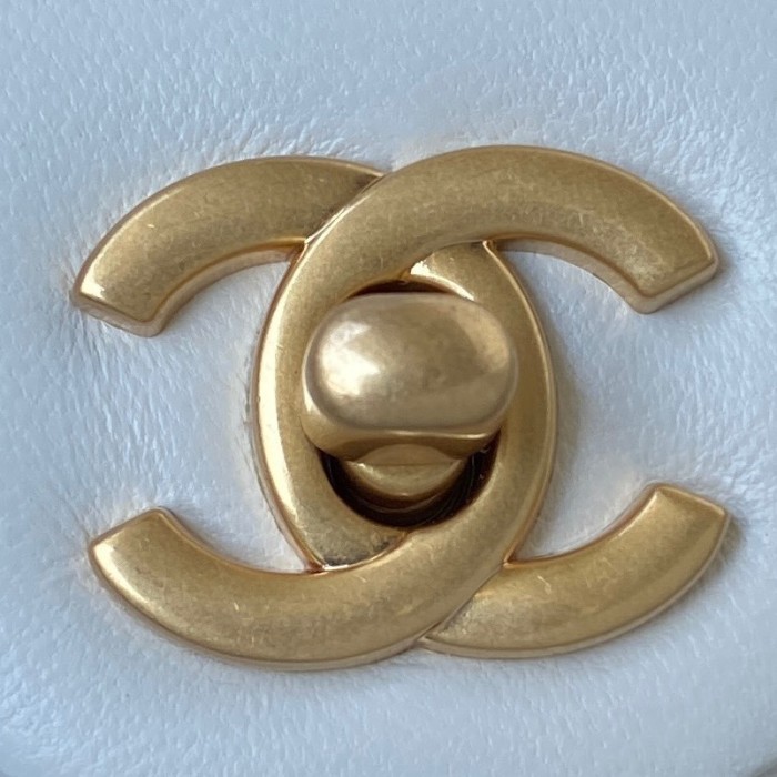 Handbag Chanel size 17 cm