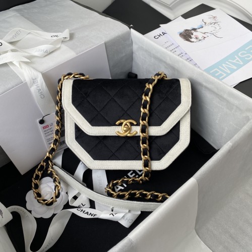 Handbag Chanel AS2957 size 19*15*6 cm