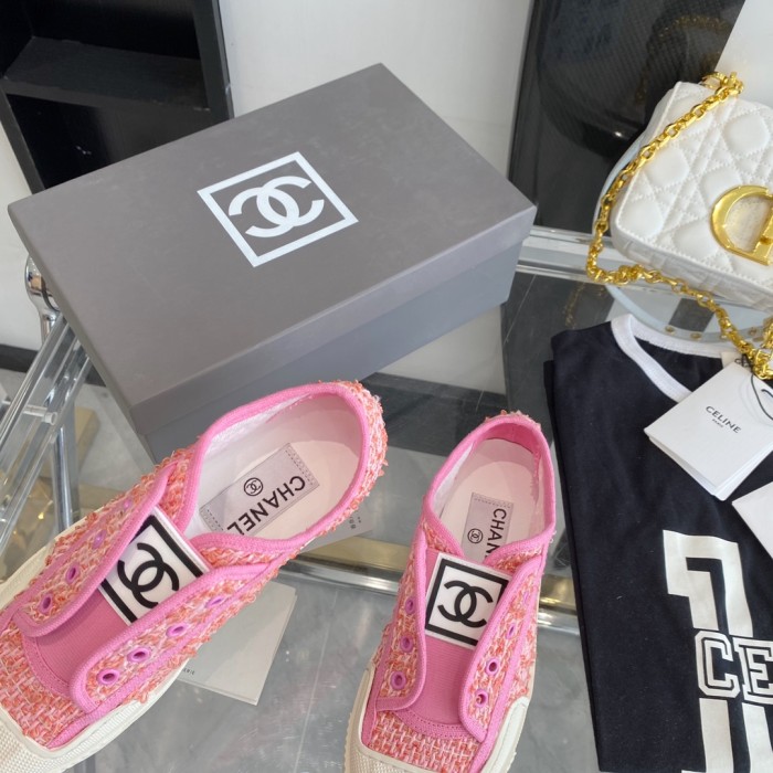 Chanel Flat canvas Sneaker 4