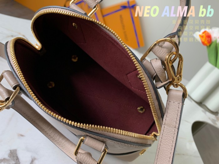 Handbag Louis Vuitton M44829 size 25.0x18.0x12.0 cm