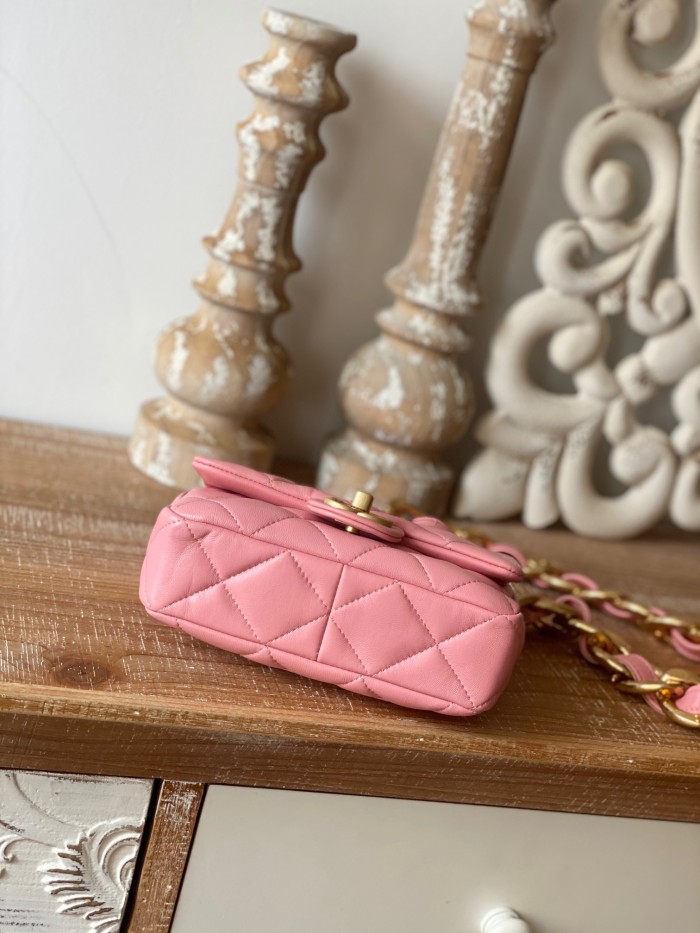 Handbag Chanel 3213 size 13*17*6 cm