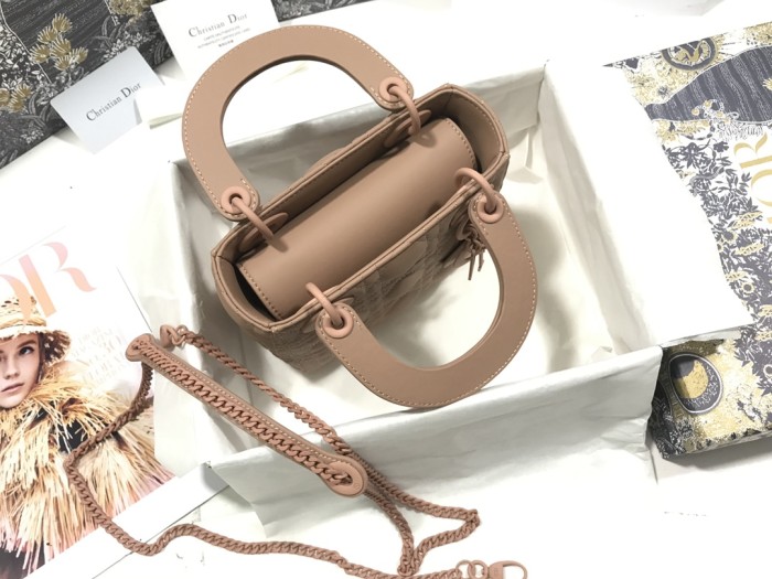 Handbag Dior M0505 size 17 x 15 x 7 cm