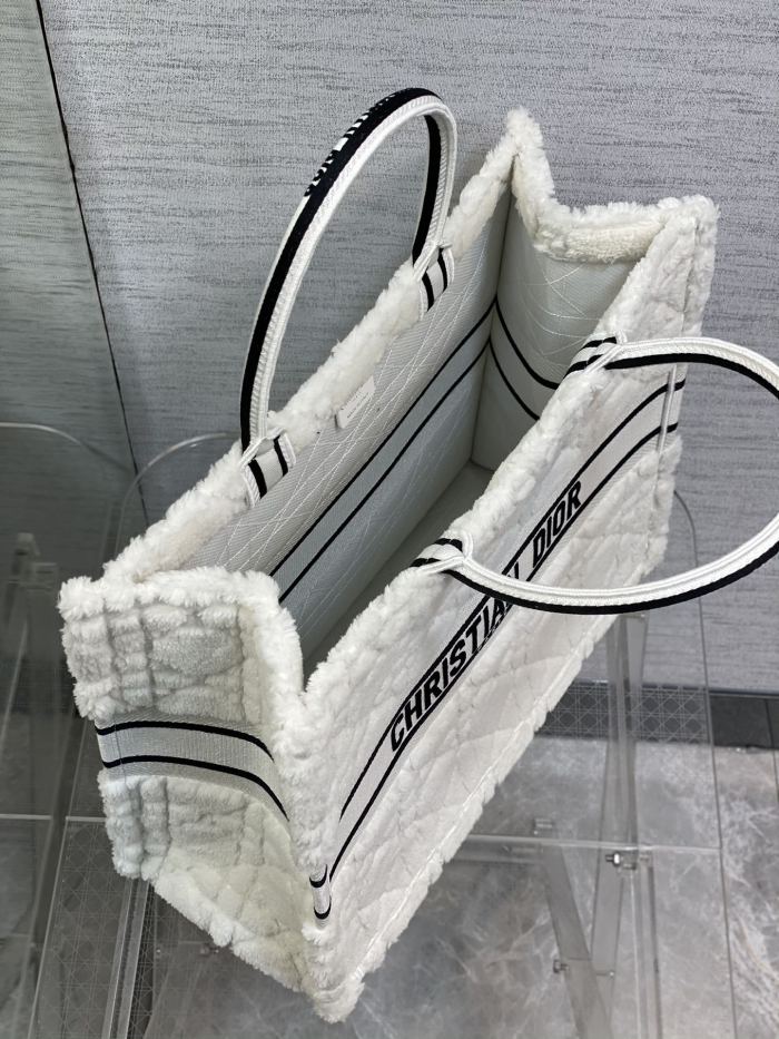 Handbag Dior size 42*35*18 cm