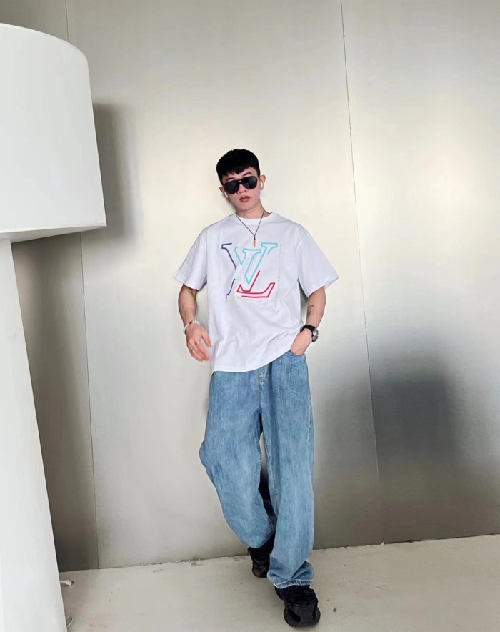 Clothes Louis Vuitton 369