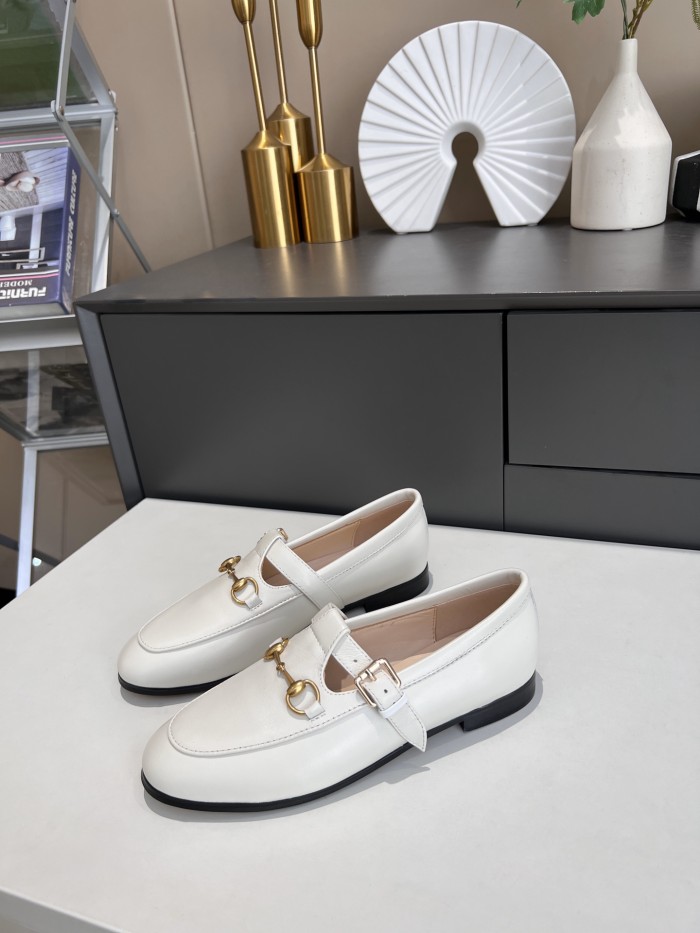 Gucci Women's maxi GG Gucci Jordaan loafer WOMEN 6