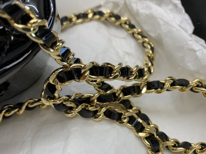 Handbag Chanel 99210 size 12.5*14*6 cm