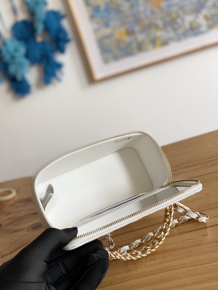 Handbag Chanel 81195 size 16 9.5 8 cm