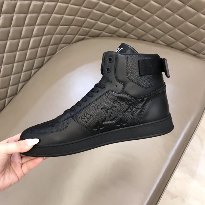 Louis Vuitton Rivoli sneaker 27
