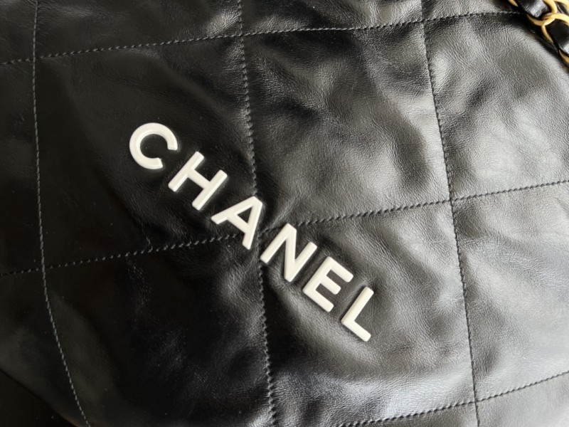 Handbag Chanel size 39cmx42cmx8 cm