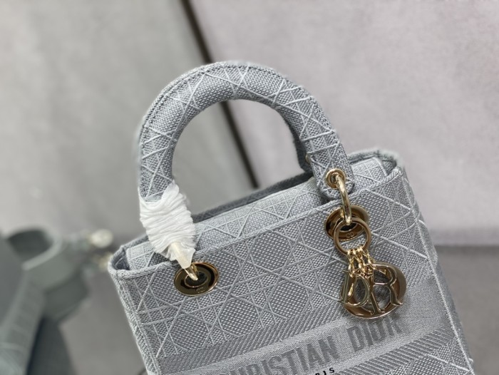 Handbag Dior size 24 cm