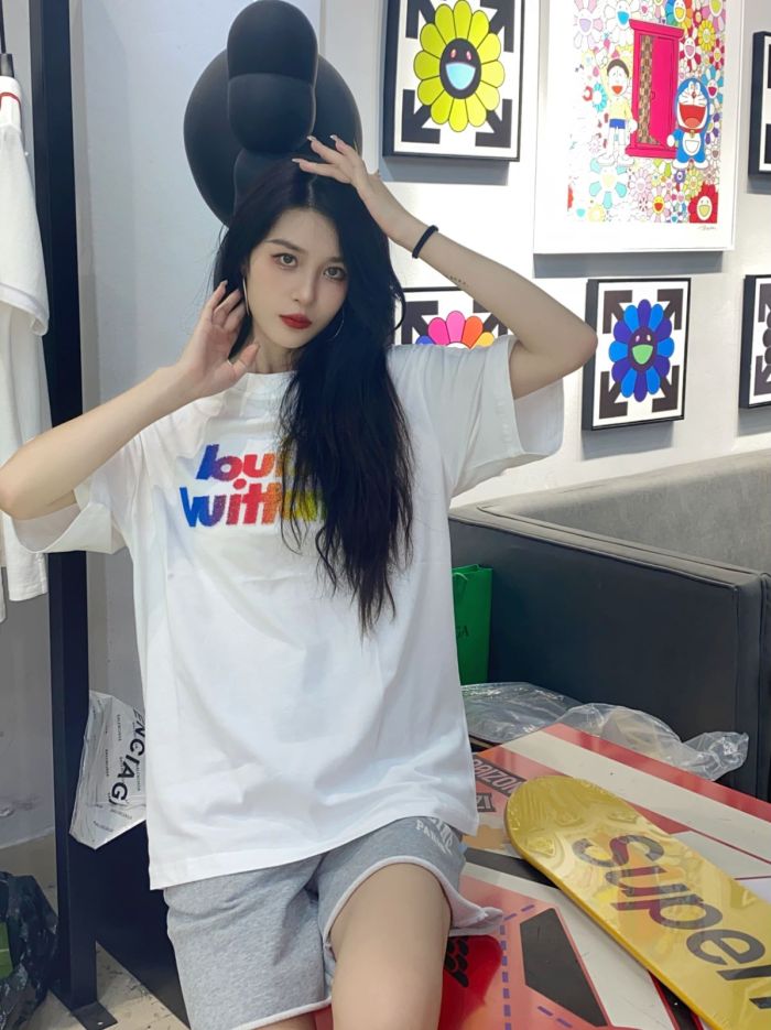 Clothes Louis Vuitton 404