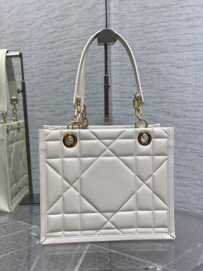 Handbag Dior size 26.5*28*17 cm