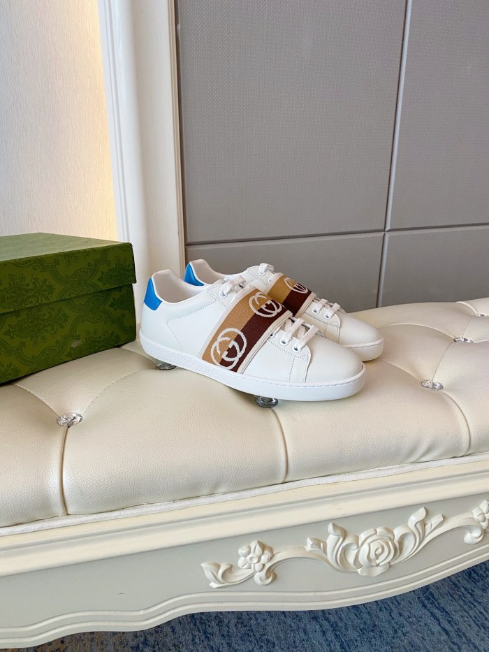 Gucci Women's Ace sneaker with bee sneaker 4