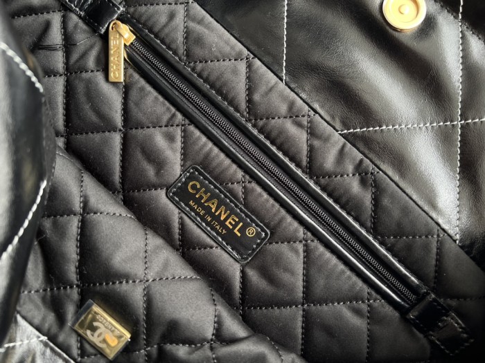 Handbag Chanel size 35cmx37cmx7 cm