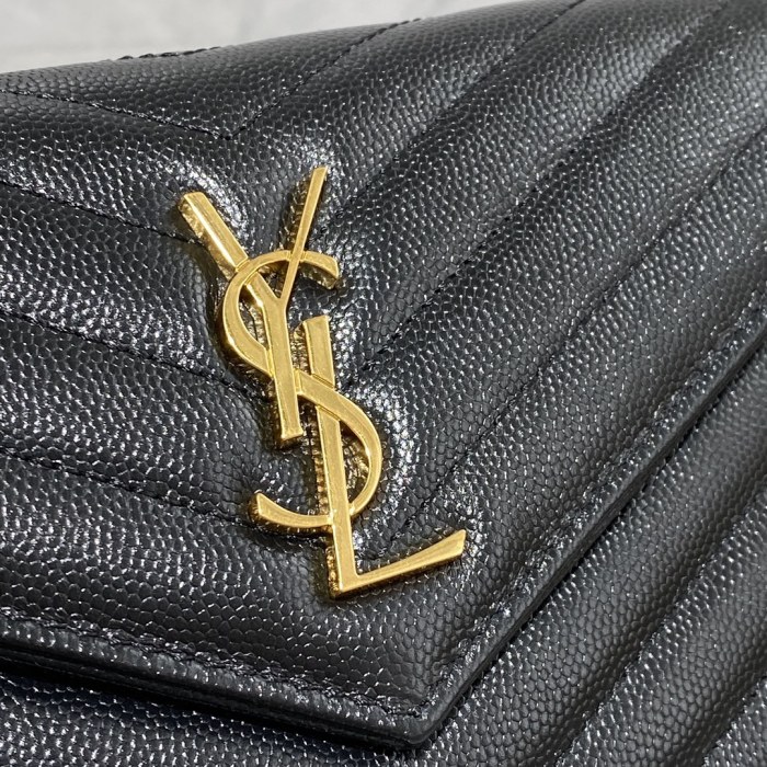 Handbags SAINT LAURENT 393953 size 19x11.5x4 cm