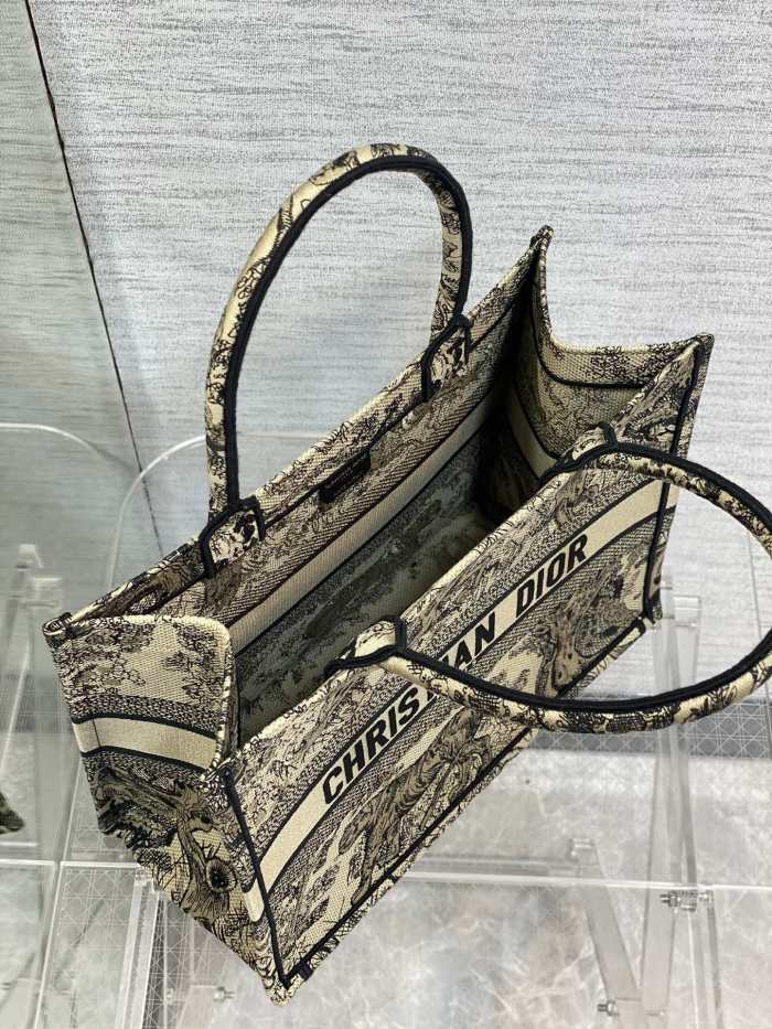 Handbag Dior size 36*18*28 cm