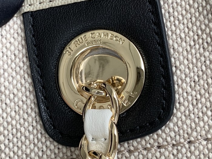 Handbag Chanel 66941 size 38X32X18 CM