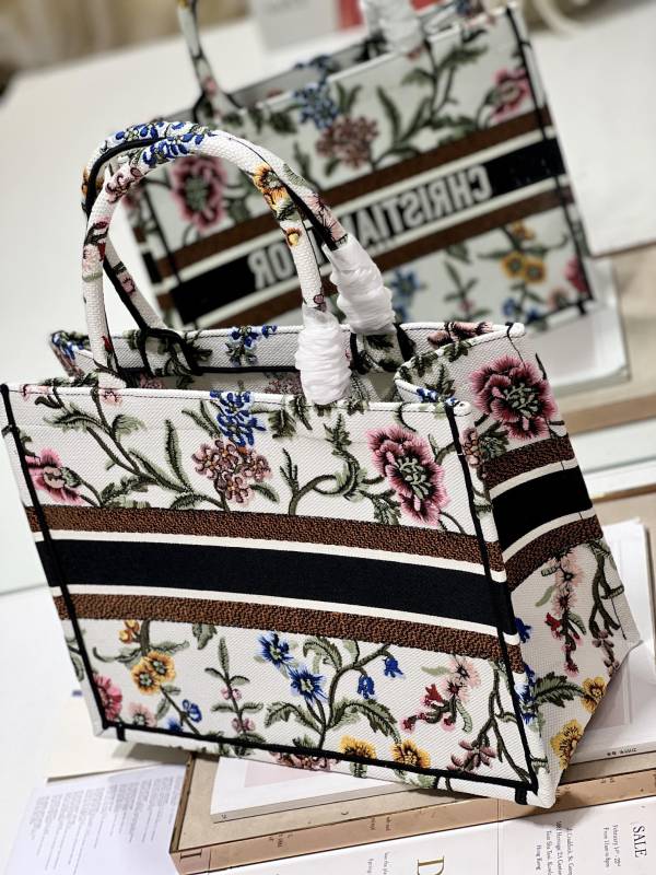 Handbag Dior 1286 size 36×28 cm