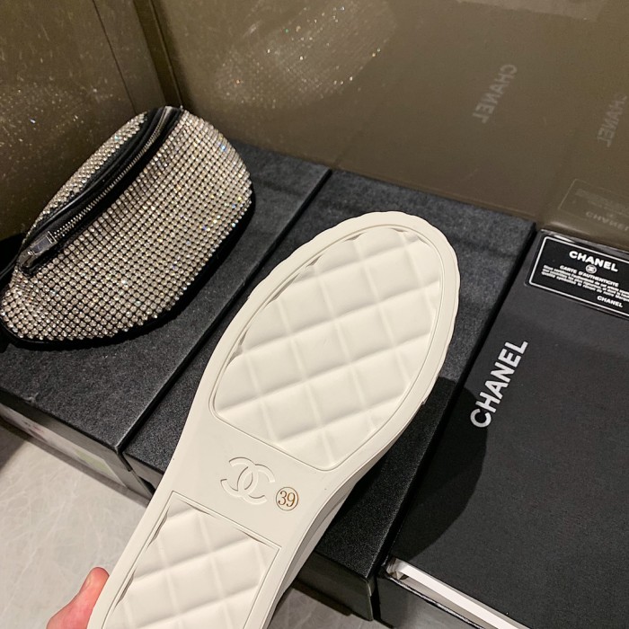 Chanel sneaker 1
