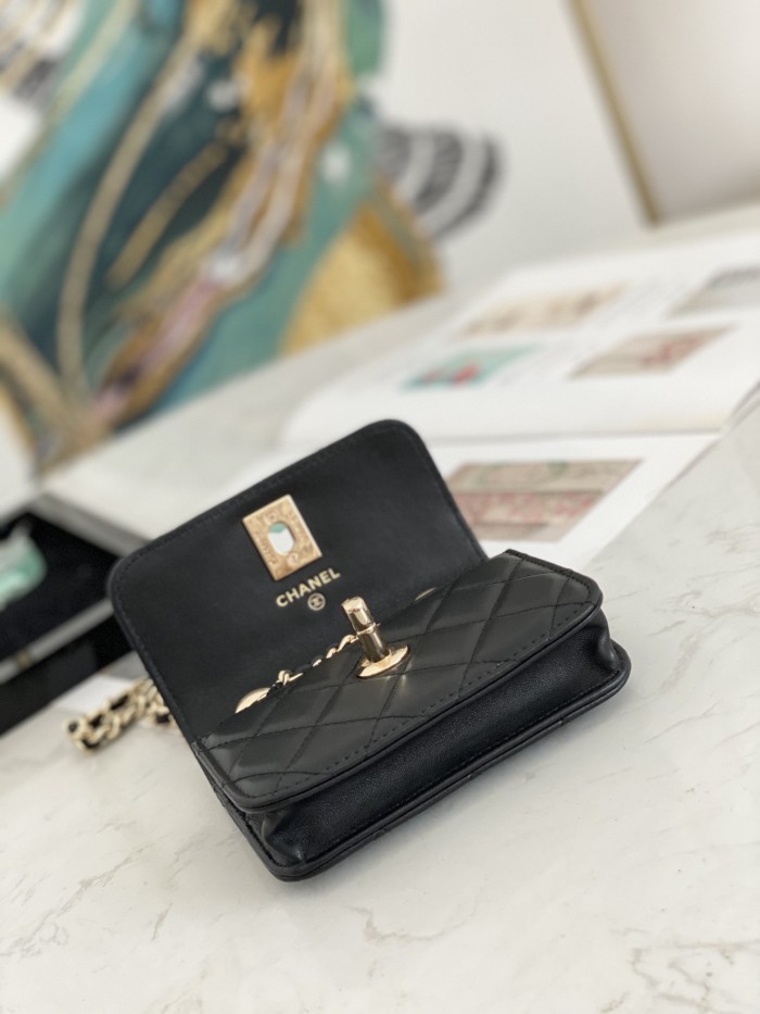 Handbag Chanel 82768 size 12.5 2.5 9 cm