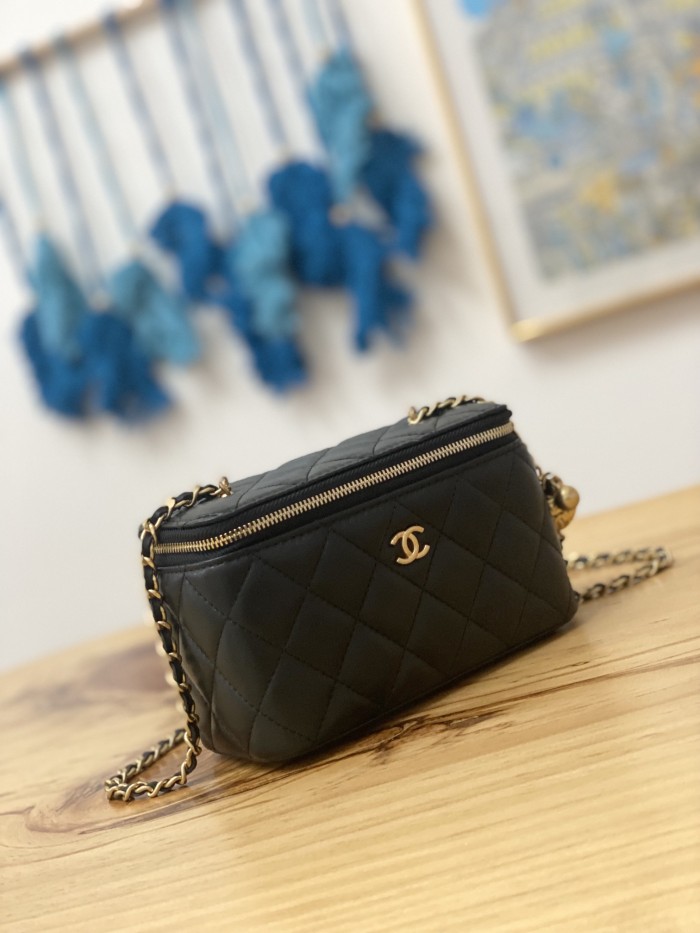 Handbag Chanel 81220 size 16 9.5 8 cm