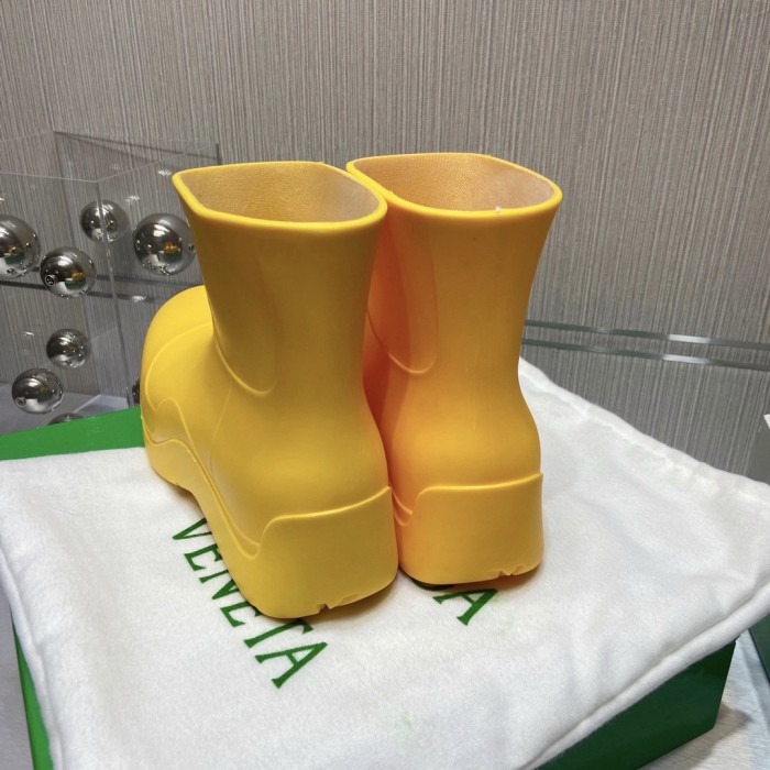 Bottega Veneta Boots 20