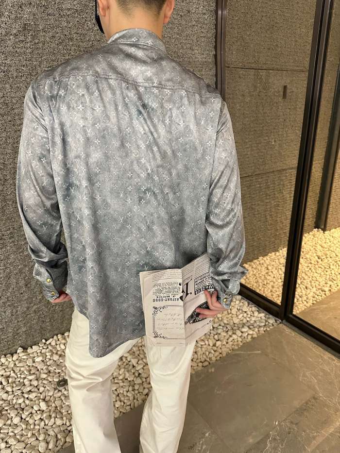 Clothes Louis Vuitton 410