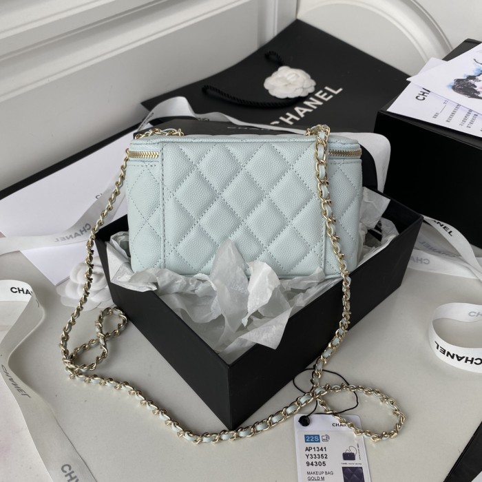 Handbag Chanel AP1341 size 9.5x17x8 cm