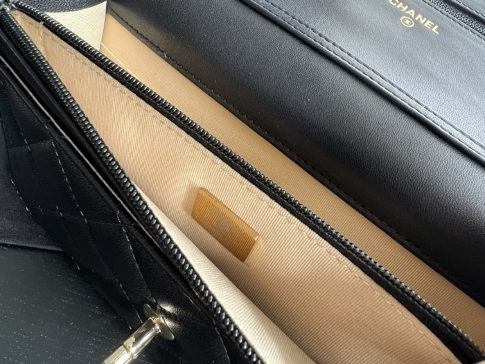 Handbag Chanel AP2303 size 19 cm