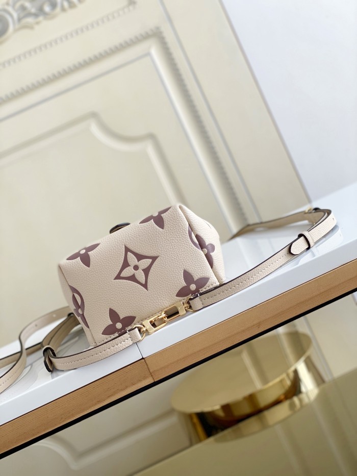 Handbag Louis Vuitton M80738 size 13 x 19 x 8 cm