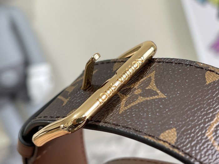 Handbag Louis Vuitton M57835 size 19*9*9cm