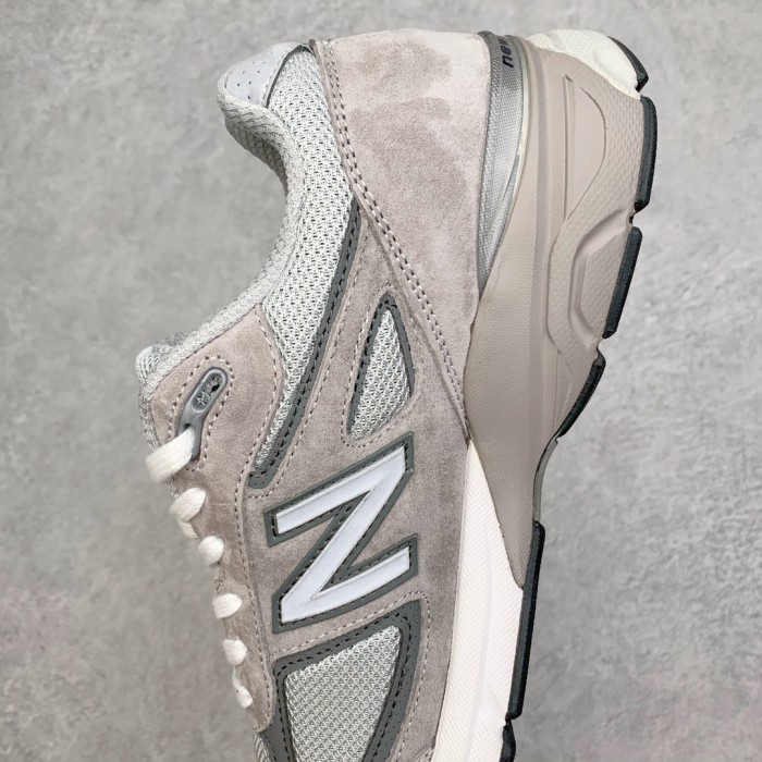 New Balance 990V4 Sneaker 8