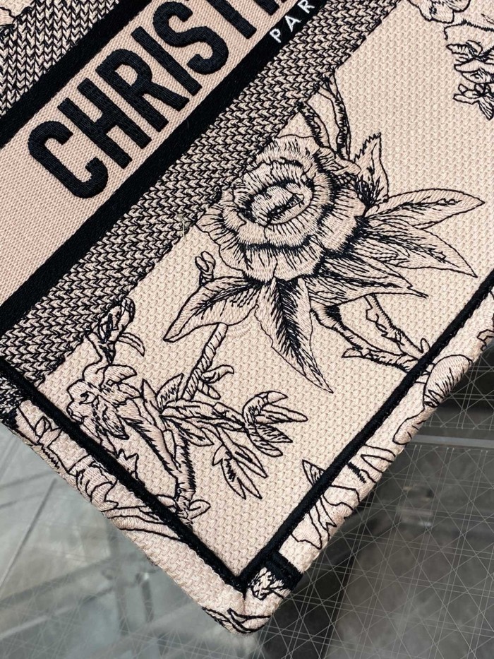 Handbag Dior size 36*18*28 cm