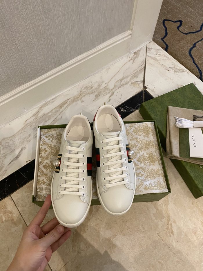 Gucci Women's Ace sneaker with bee sneaker 4