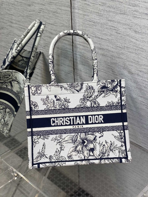 Handbag Dior size 26*8*22 cm