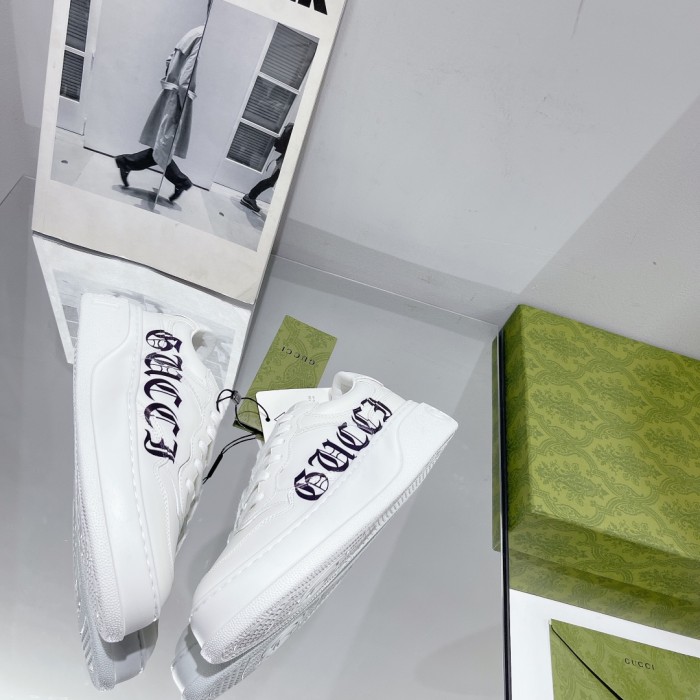 Gucci Women's GG sneaker 2