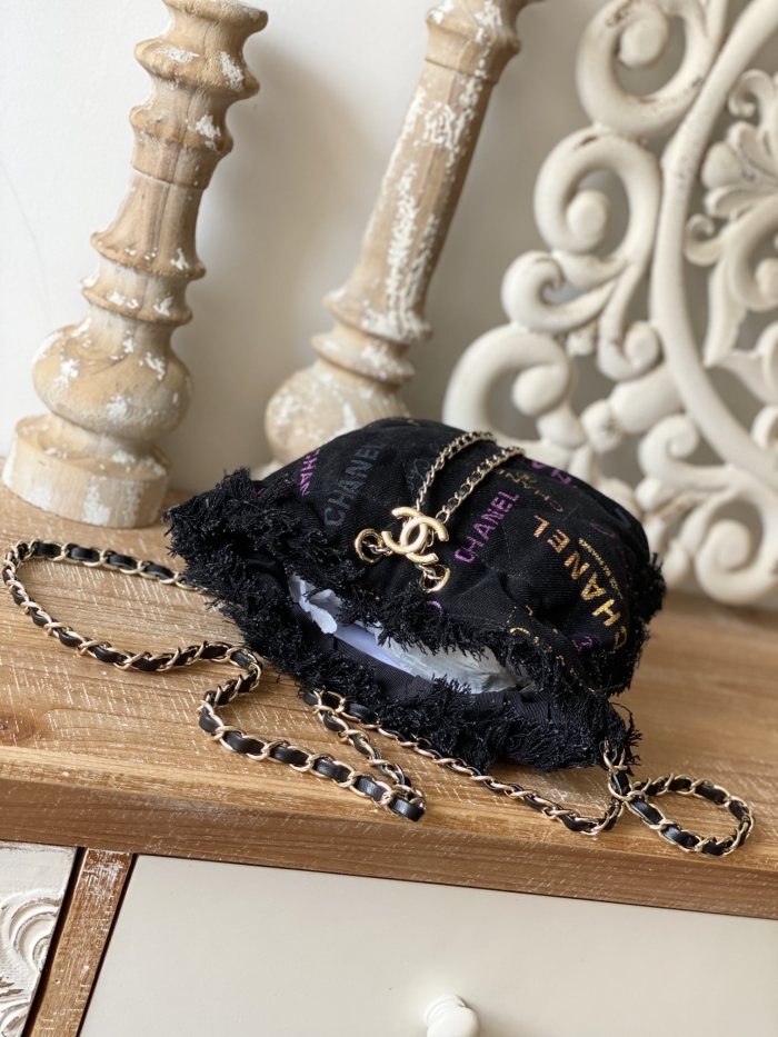 Handbag Chanel 2603 size 11x15x10 cm