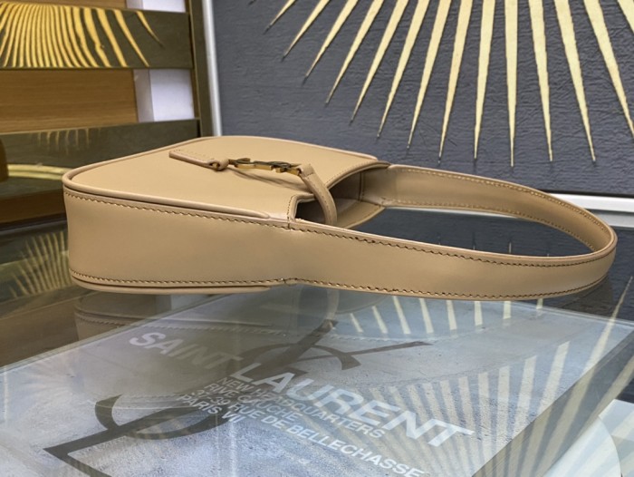 Handbags SAINT LAURENT 710318 size 19x11.5x4.5 cm