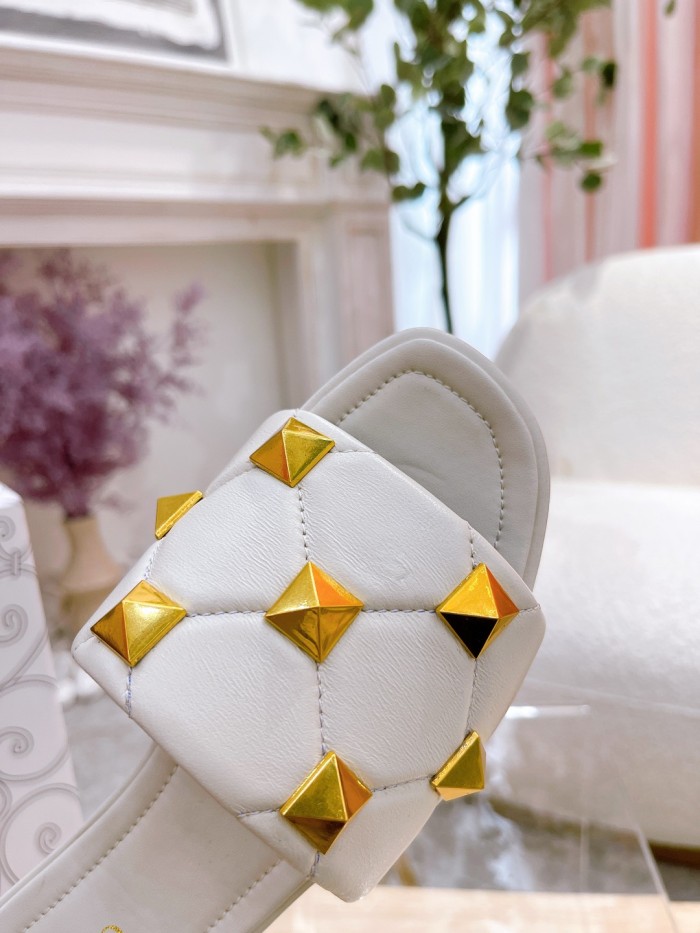 VALENTINO GARAVANI Roman Stud WOMEN 34