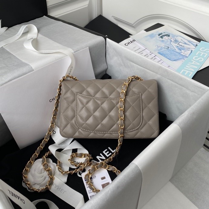 Handbag Chanel size 20 cm