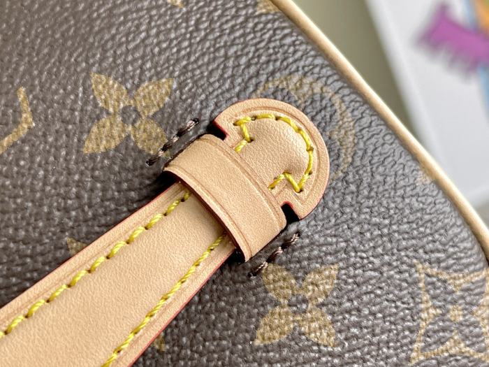 Handbag Louis Vuitton M42265 size 24.0 x 18.0 x 14.5 cm M44495 size 20×13.5×12 cm M44936 size:14*10.2*8.5cm