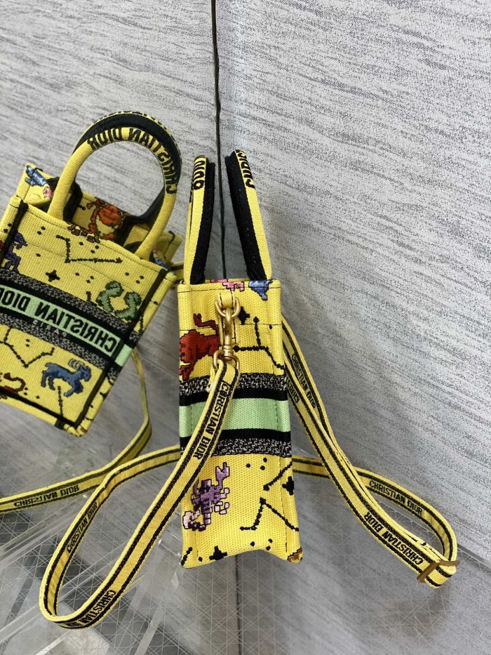 Handbag Dior size 13.5*5*18 cm