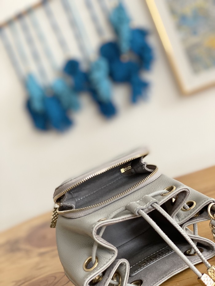 Handbag Chanel 2913 size 12.5*10*7.5 cm