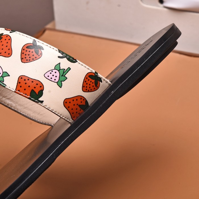 Gucci Slippers 12