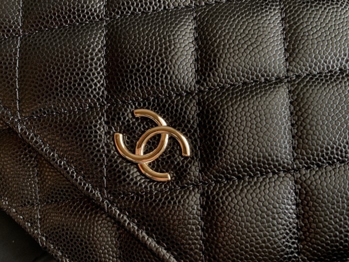 Handbag Chanel AP2400 size 19 cm