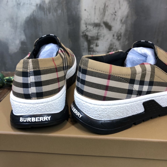 Burberry Arthur Vintage Sneaker 25