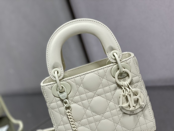 Handbag Dior size 17 cm