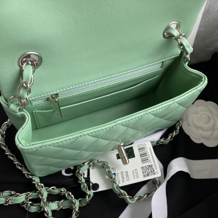 Handbag Chanel size 20 cm