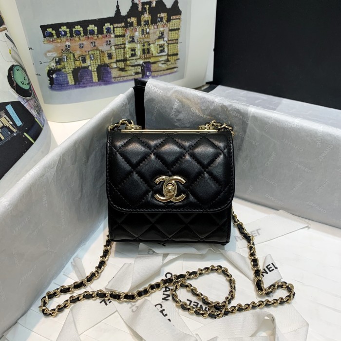 Handbag Chanel 82769 size 11 11 5 cm