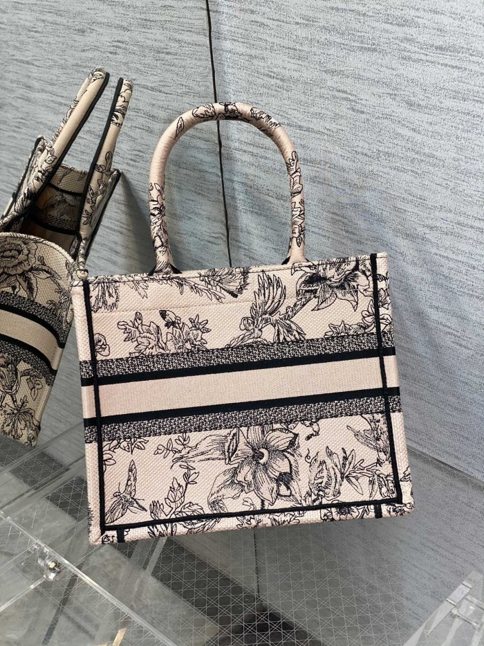 Handbag Dior size 26*8*22 cm